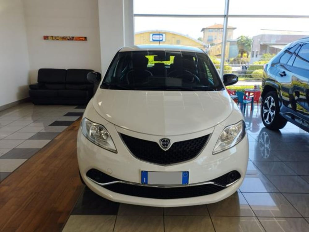 Lancia Ypsilon usata a Varese (2)
