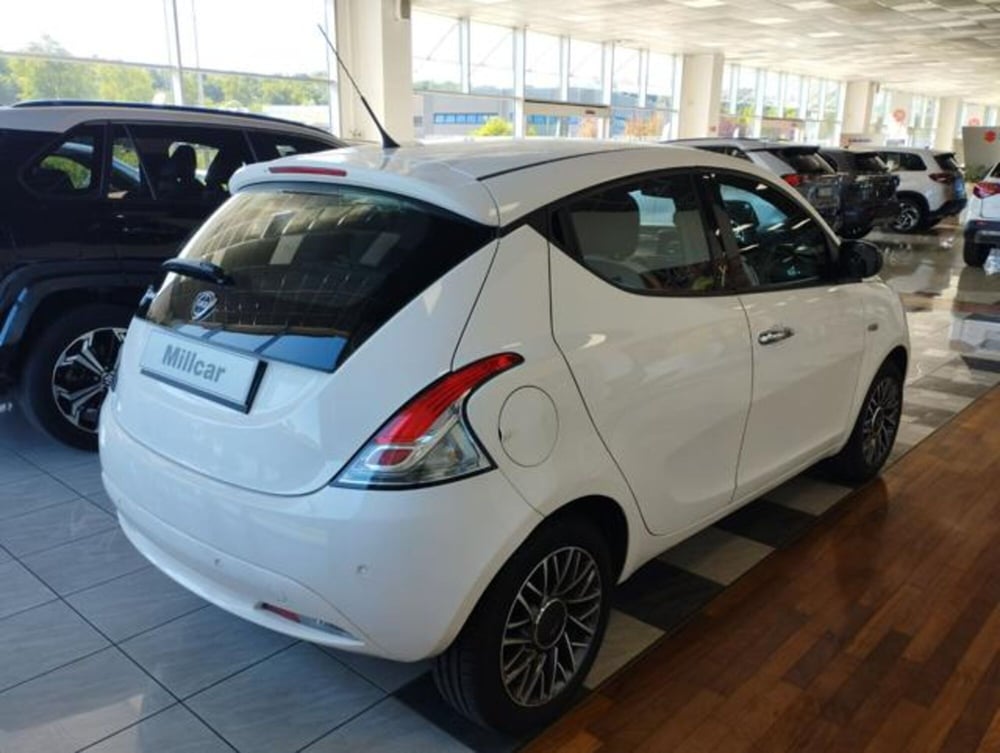 Lancia Ypsilon usata a Varese (4)