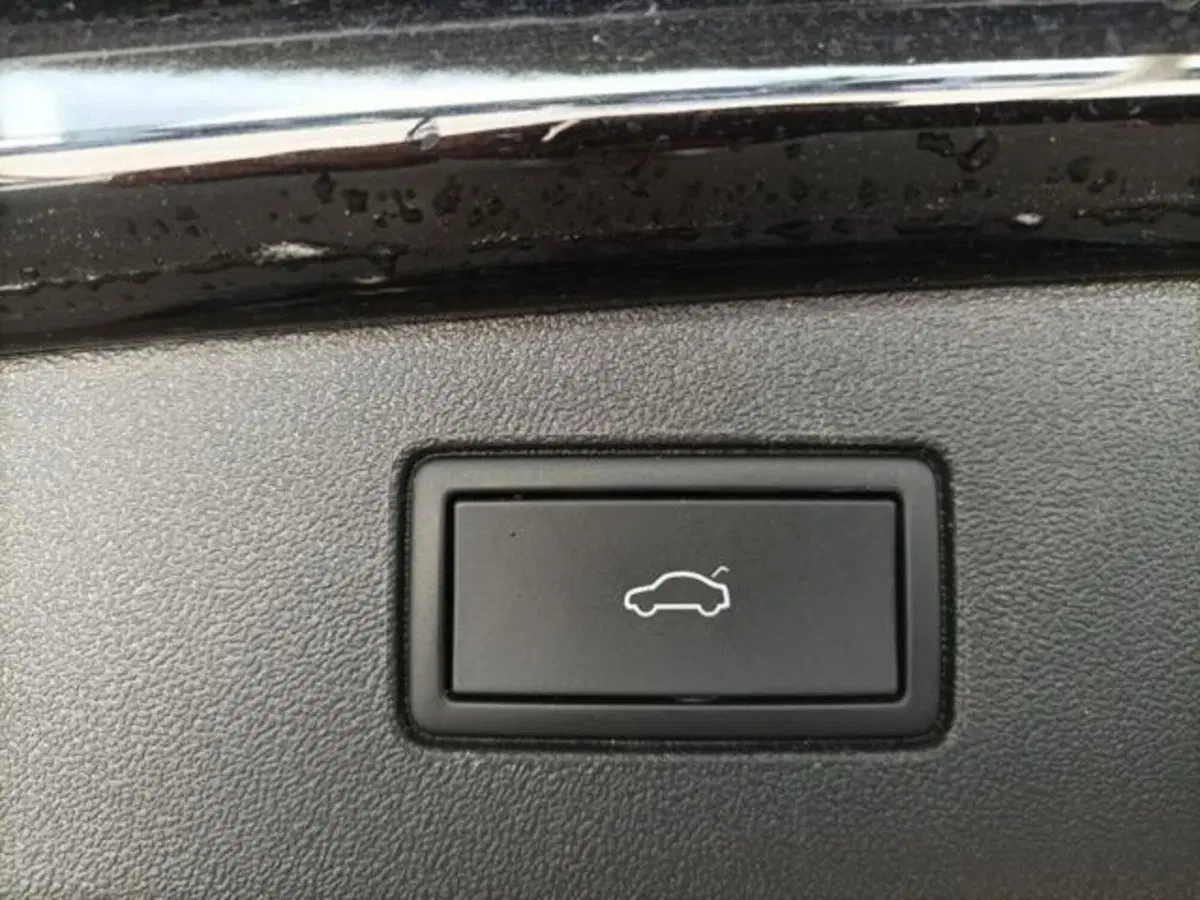 Volkswagen Tiguan usata a Milano (20)