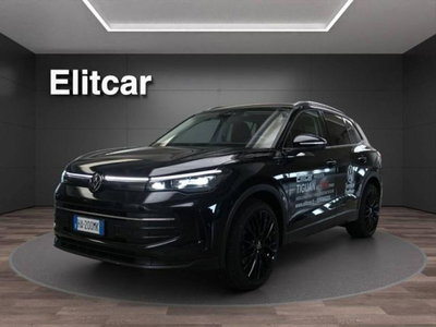 Volkswagen Tiguan 2.0 TDI 150 CV SCR DSG 4MOTION Life del 2024 usata a Magenta