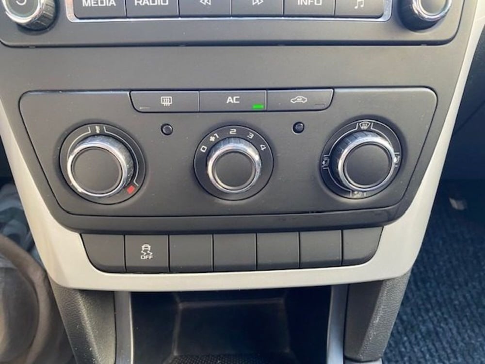 Skoda Yeti usata a Cuneo (11)