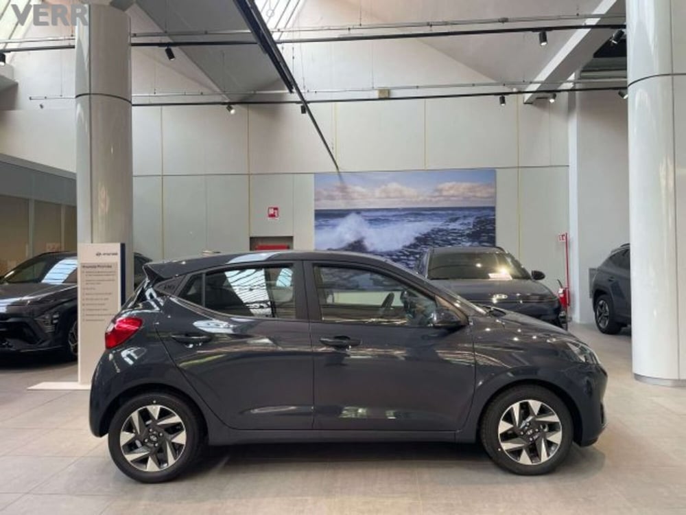 Hyundai i10 nuova a Milano (3)