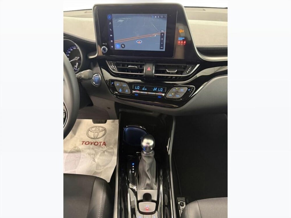 Toyota Toyota C-HR nuova a Monza e Brianza (12)