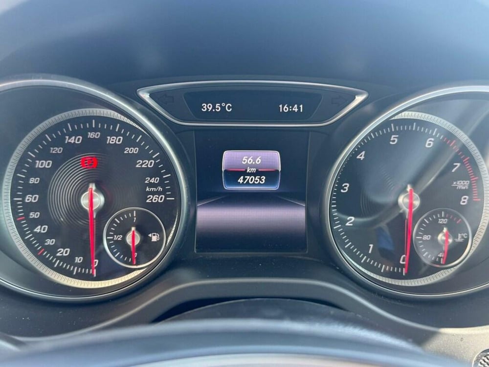 Mercedes-Benz GLA SUV usata a Varese (10)