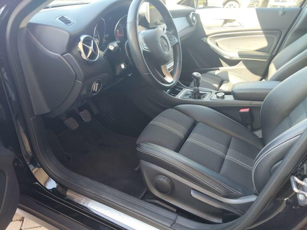 Mercedes-Benz GLA SUV usata a Varese (3)