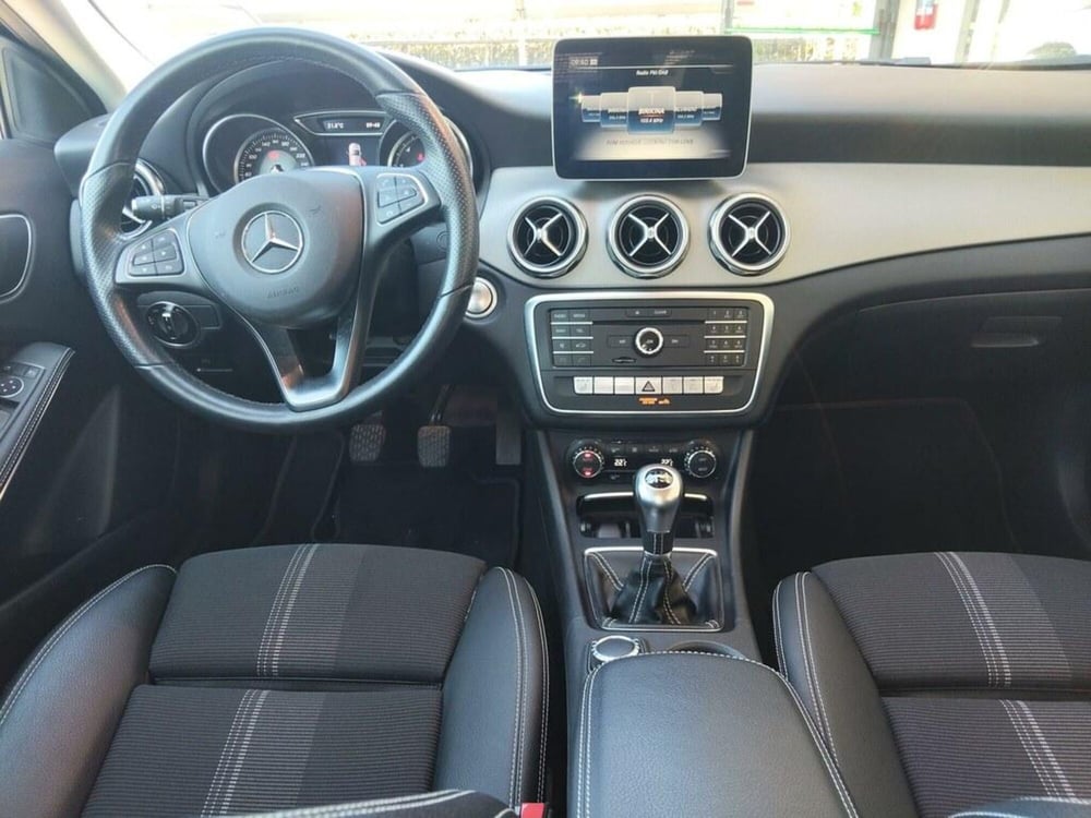 Mercedes-Benz GLA SUV usata a Varese (4)