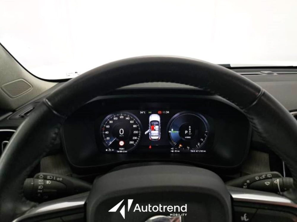 Volvo XC40 usata a Bari (9)