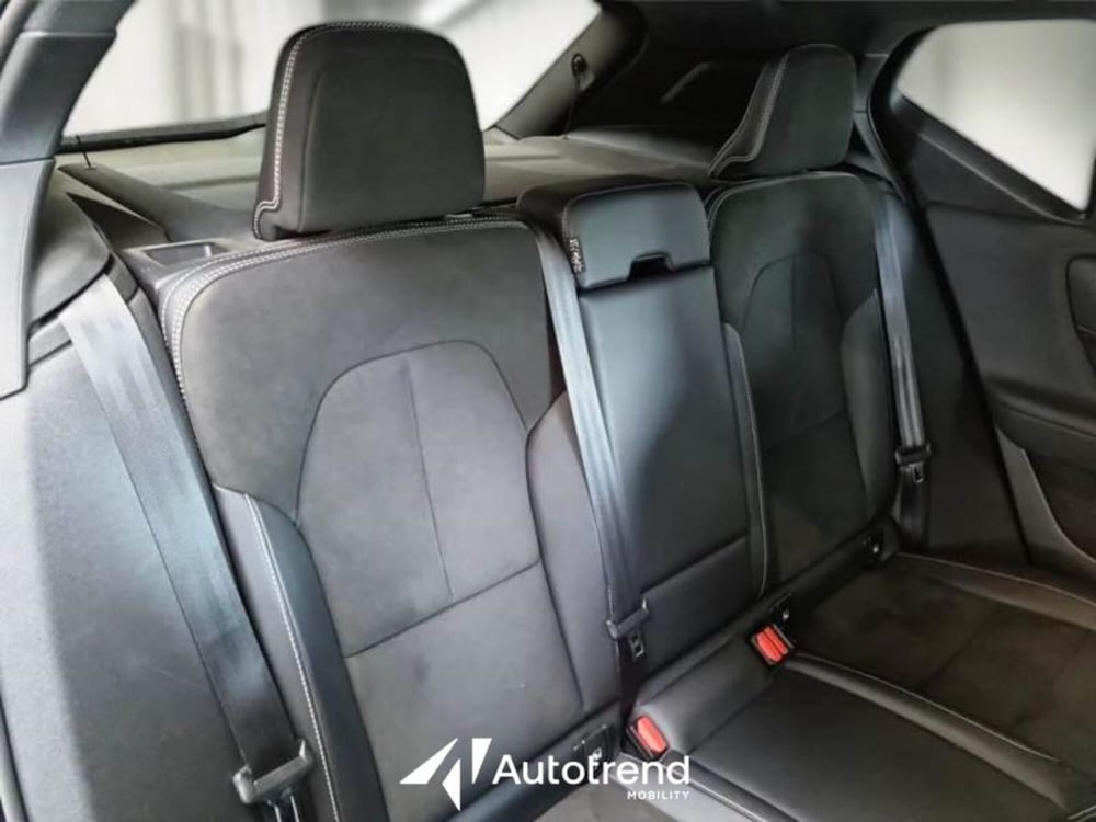 Volvo XC40 usata a Bari (11)