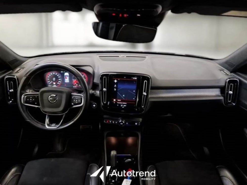 Volvo XC40 usata a Bari (7)