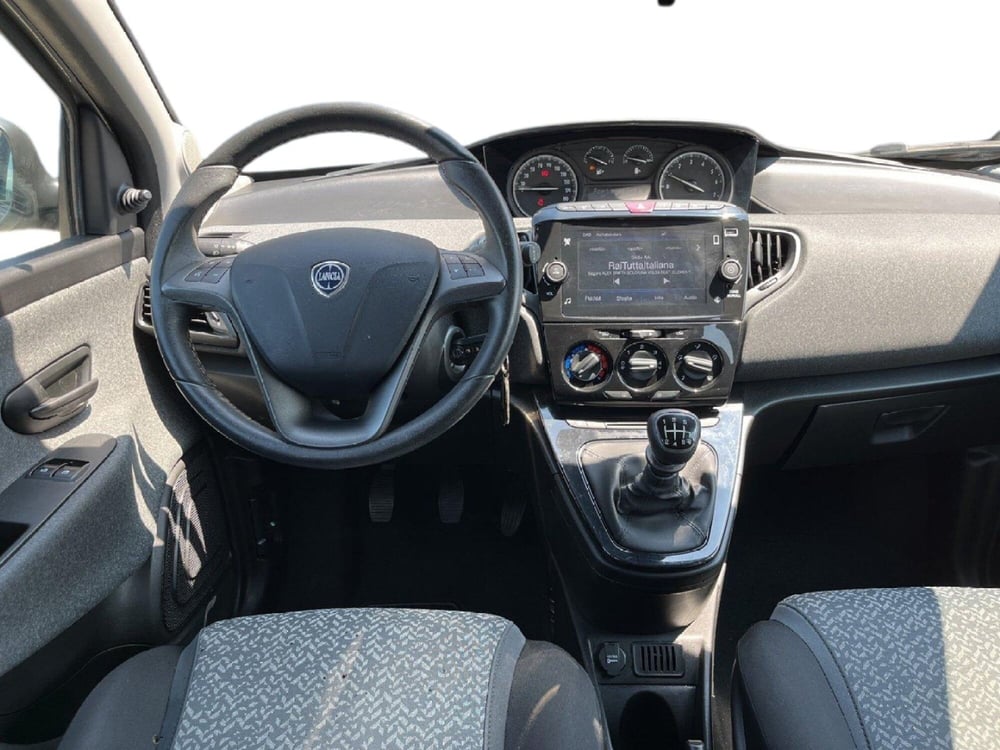 Lancia Ypsilon usata a Torino (11)