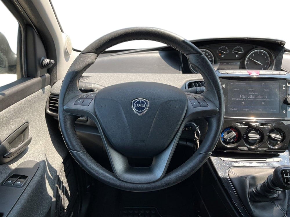 Lancia Ypsilon usata a Torino (12)