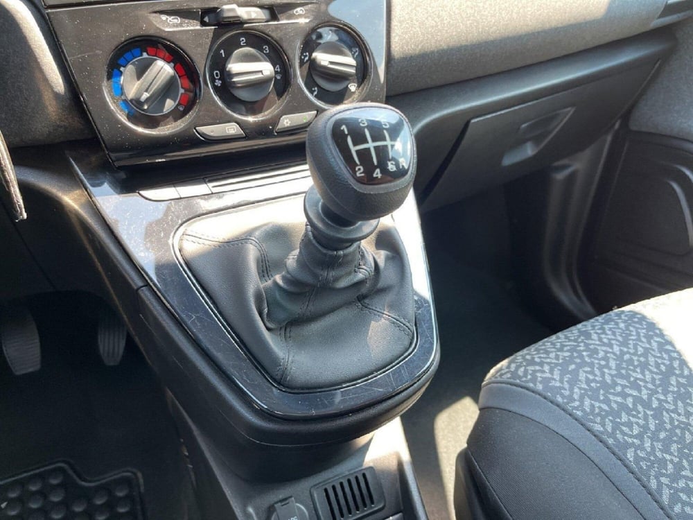 Lancia Ypsilon usata a Torino (15)