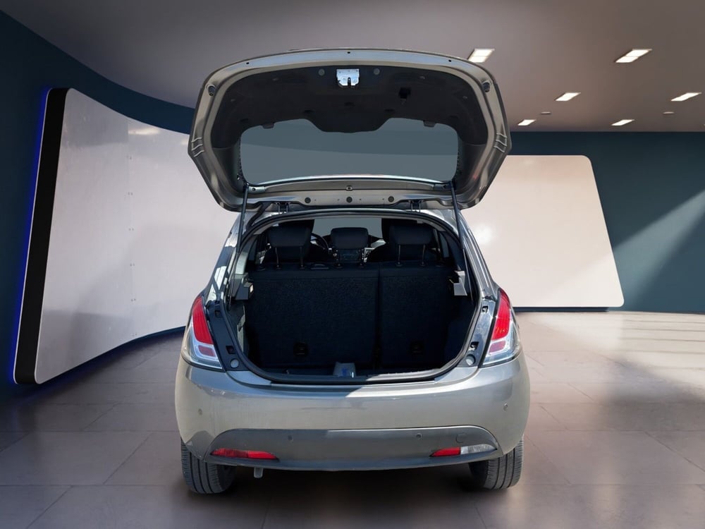 Lancia Ypsilon usata a Torino (7)
