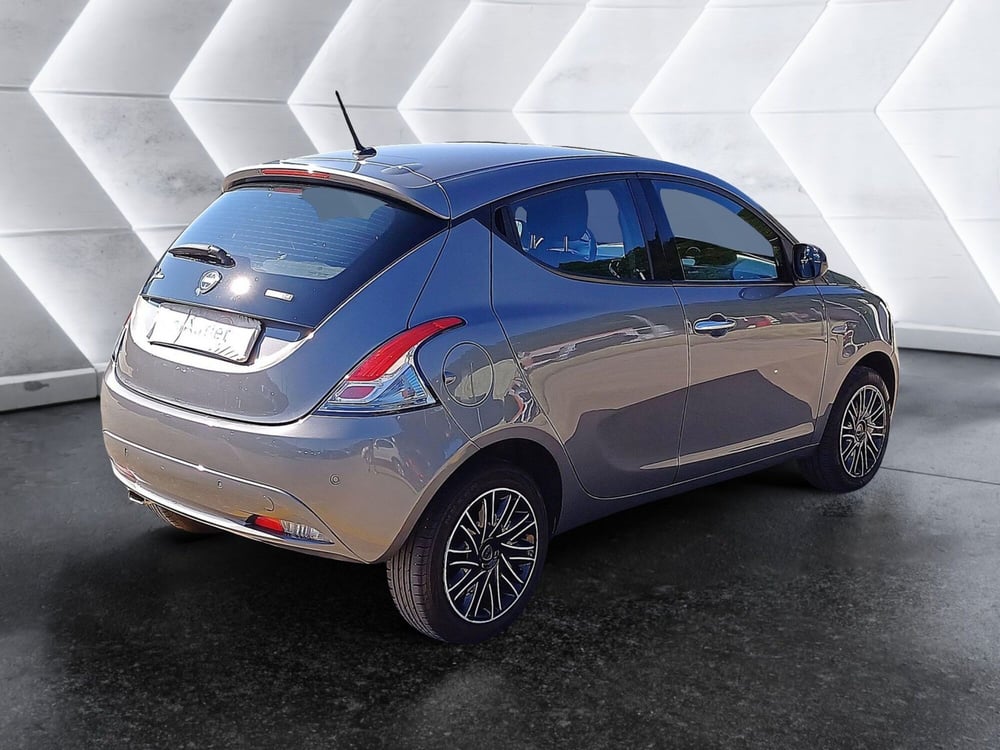 Lancia Ypsilon usata  (4)
