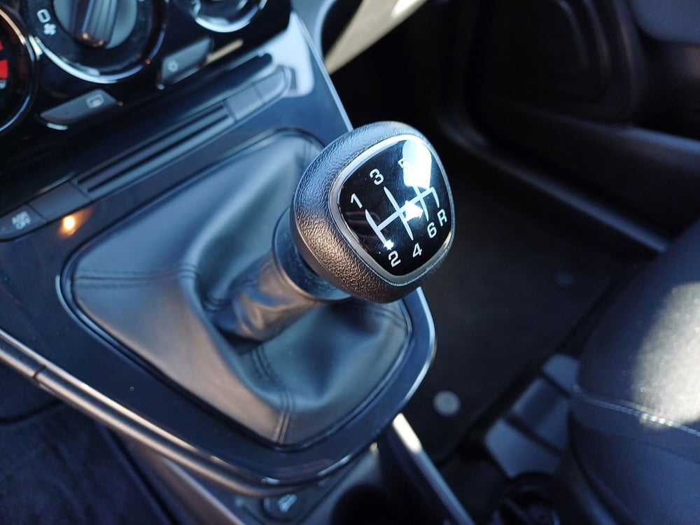 Lancia Ypsilon usata  (9)