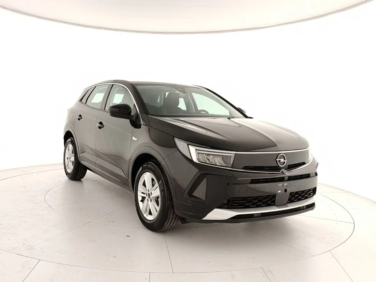 Opel Grandland nuova a Caserta