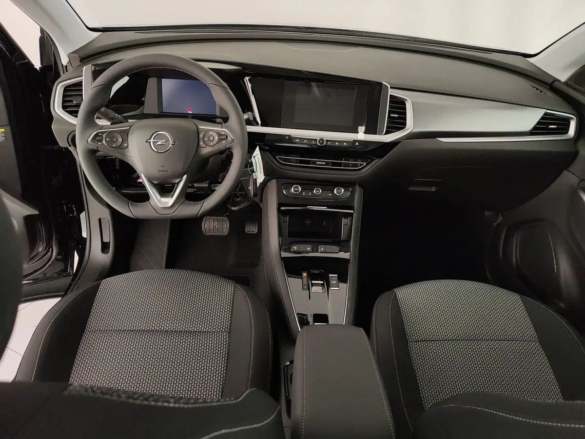 Opel Grandland nuova a Caserta (15)