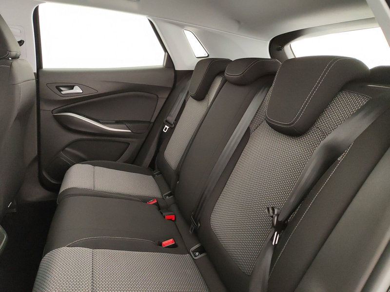 Opel Grandland nuova a Caserta (19)