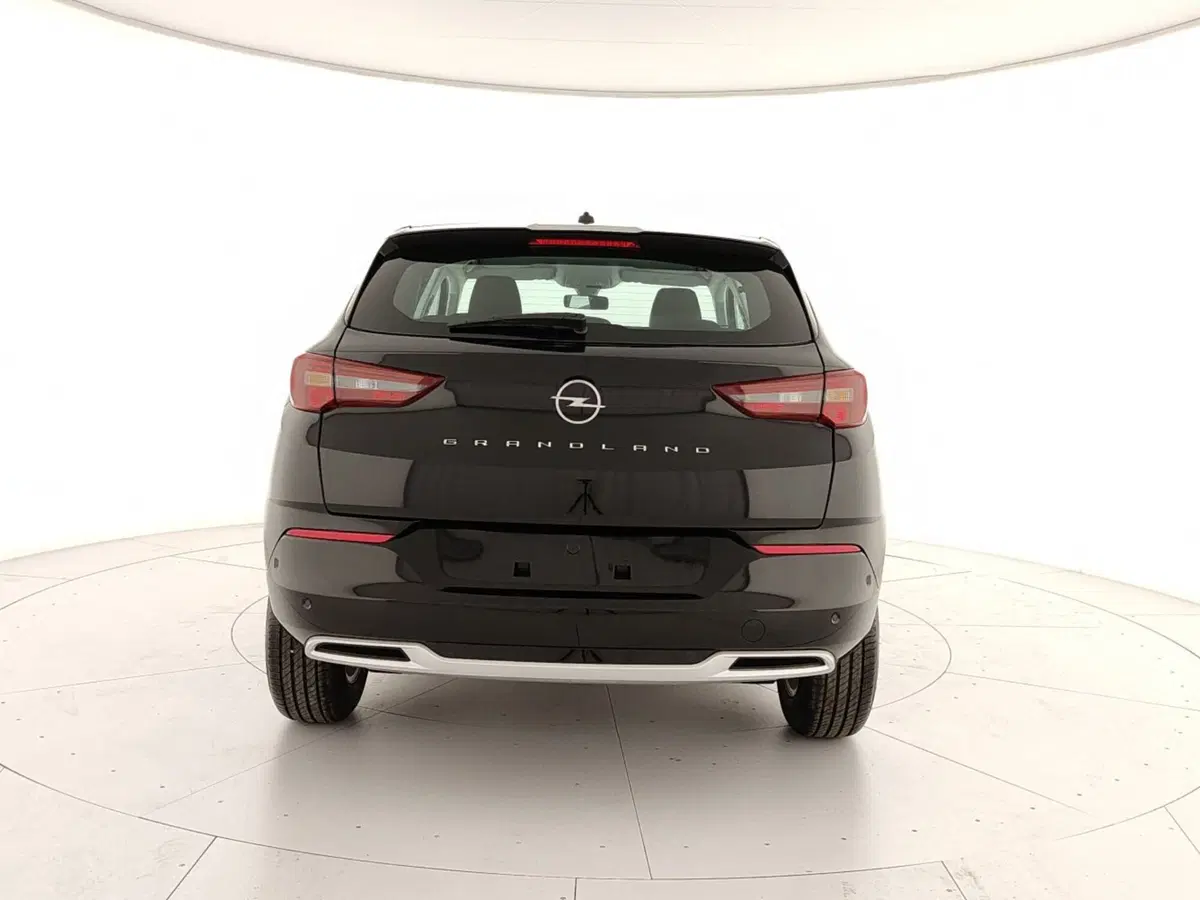 Opel Grandland nuova a Caserta (5)