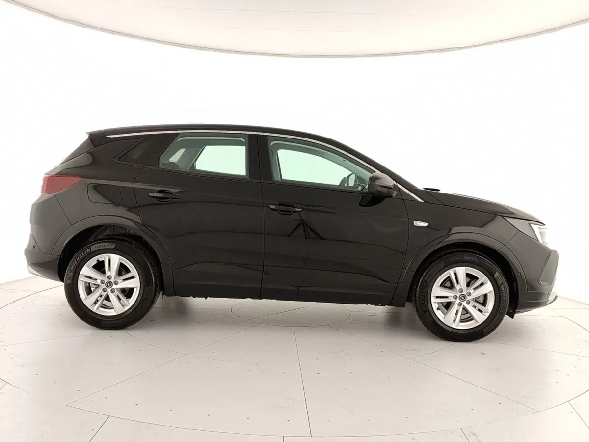 Opel Grandland nuova a Caserta (7)