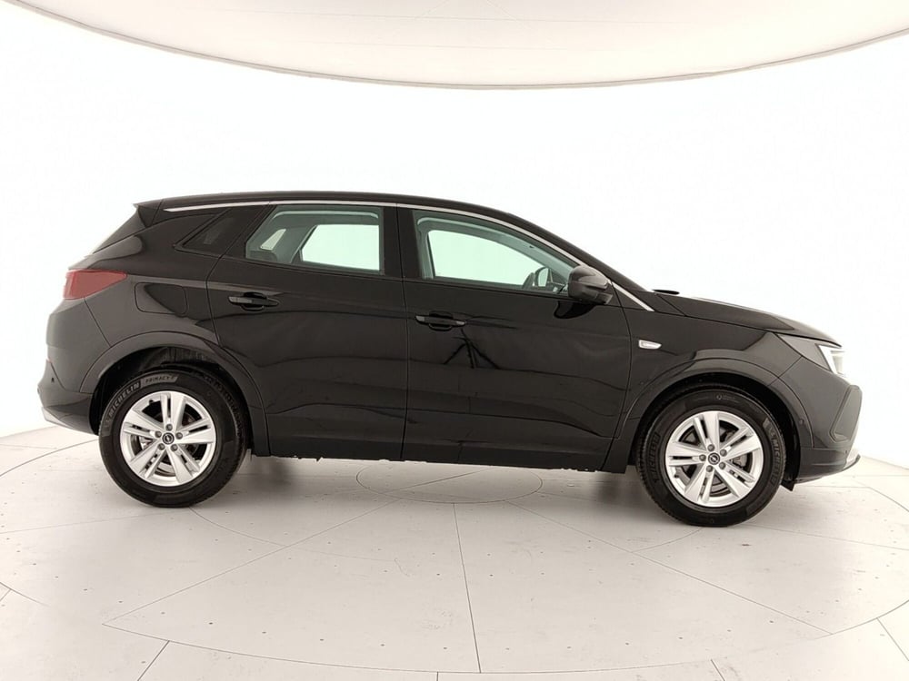 Opel Grandland nuova a Caserta (7)