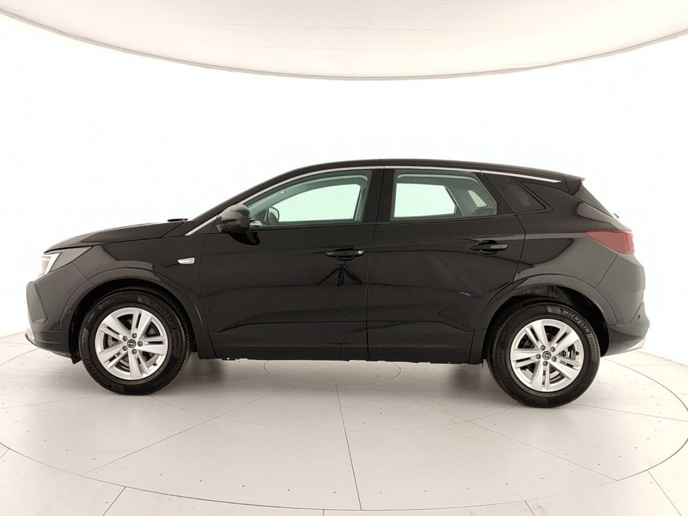 Opel Grandland nuova a Caserta (8)