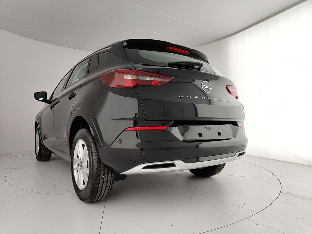 Opel Grandland nuova a Caserta (9)