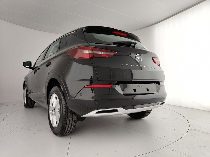 Opel Grandland nuova a Caserta (9)