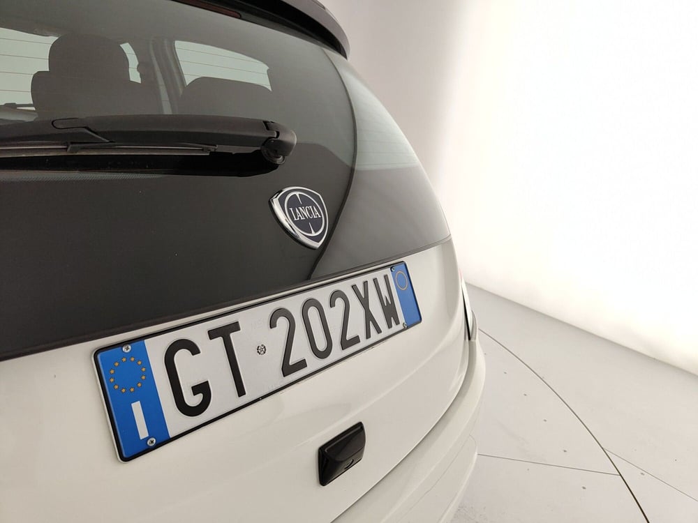 Lancia Ypsilon usata a Caserta (10)