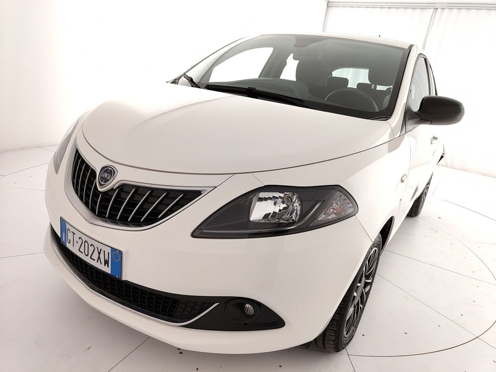 Lancia Ypsilon usata a Caserta (13)