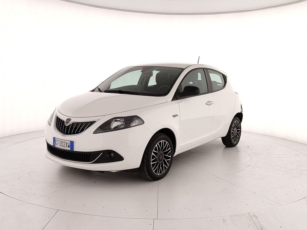 Lancia Ypsilon usata a Caserta (3)