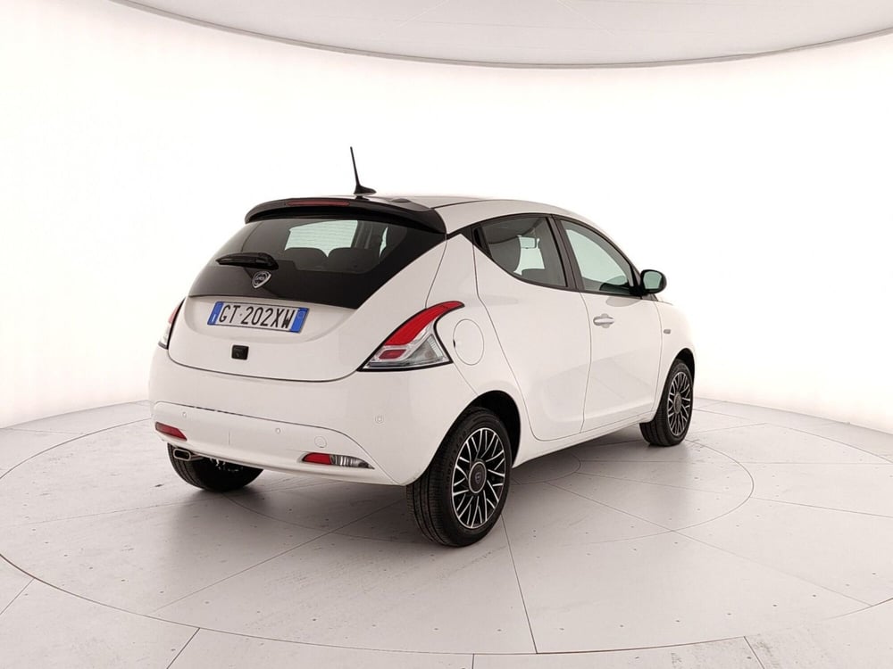 Lancia Ypsilon usata a Caserta (6)