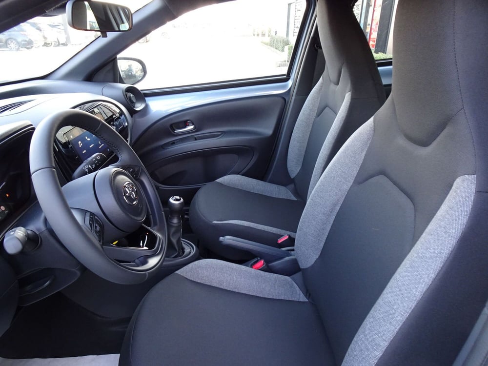 Toyota Aygo X nuova a Treviso (9)