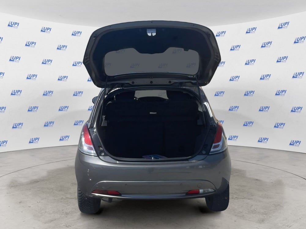 Lancia Ypsilon usata a Pistoia (13)