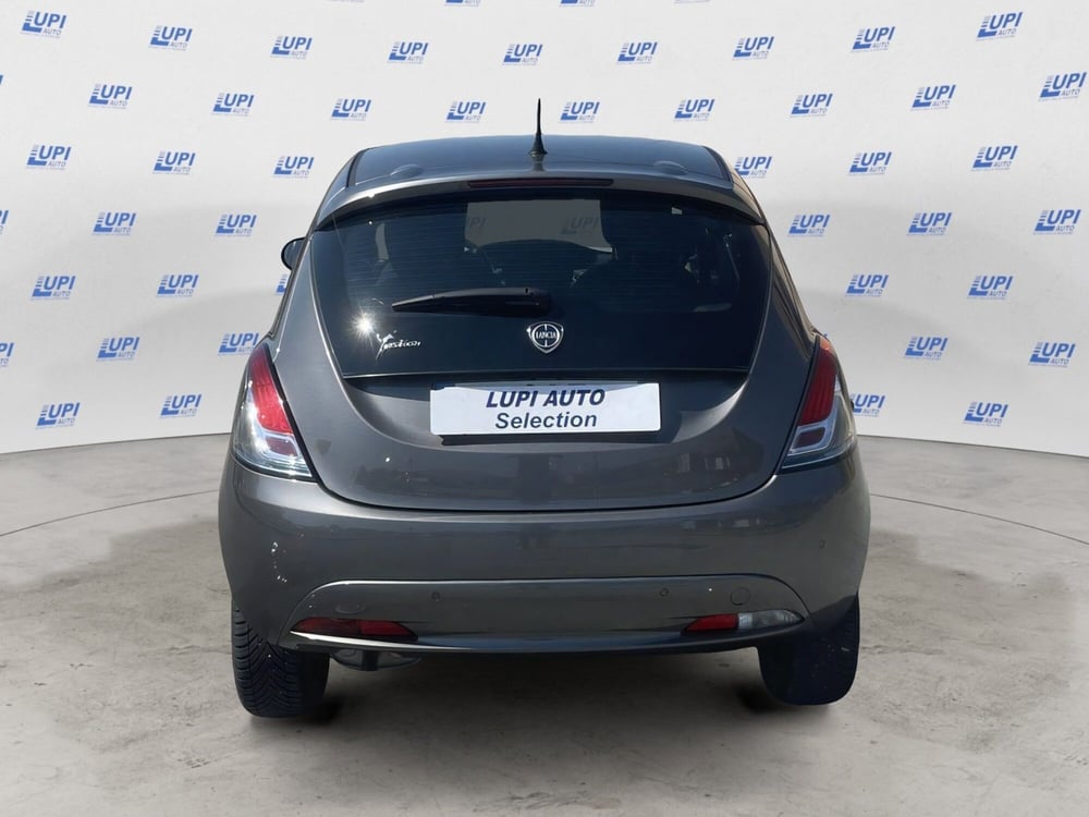 Lancia Ypsilon usata a Pistoia (3)