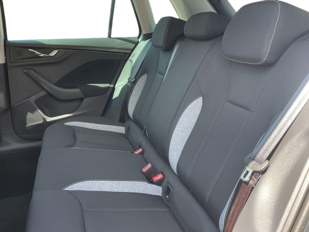 Skoda Kamiq nuova a Prato (12)
