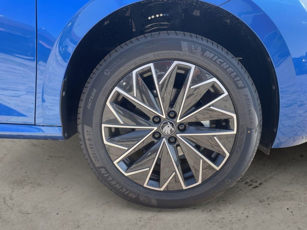 Skoda Kamiq nuova a Prato (16)