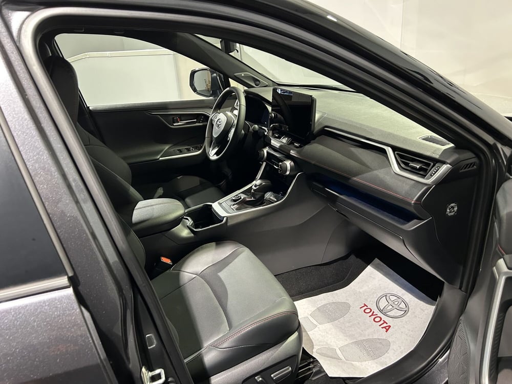Toyota Rav4 nuova a Milano (10)