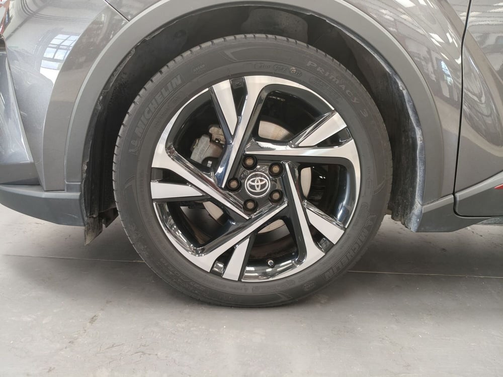 Toyota Toyota C-HR usata a Roma (17)