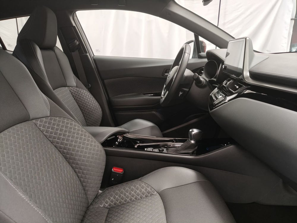 Toyota Toyota C-HR usata a Roma (5)