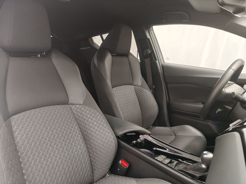 Toyota Toyota C-HR usata a Roma (6)