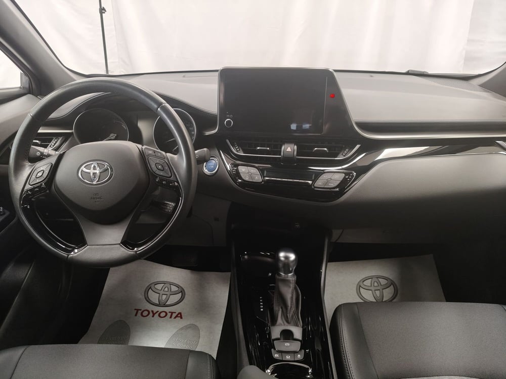 Toyota Toyota C-HR usata a Roma (8)