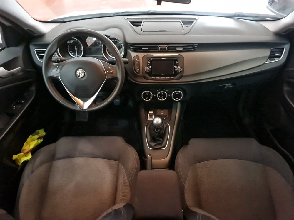 Alfa Romeo Giulietta usata a Bologna (10)