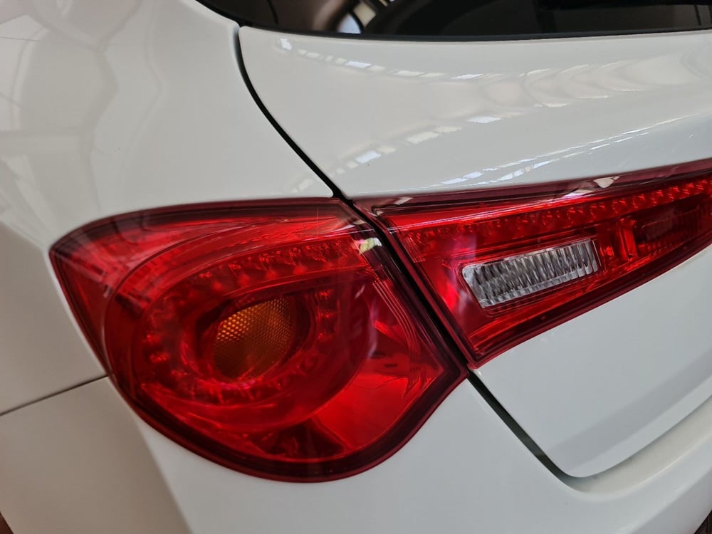 Alfa Romeo Giulietta usata a Bologna (14)
