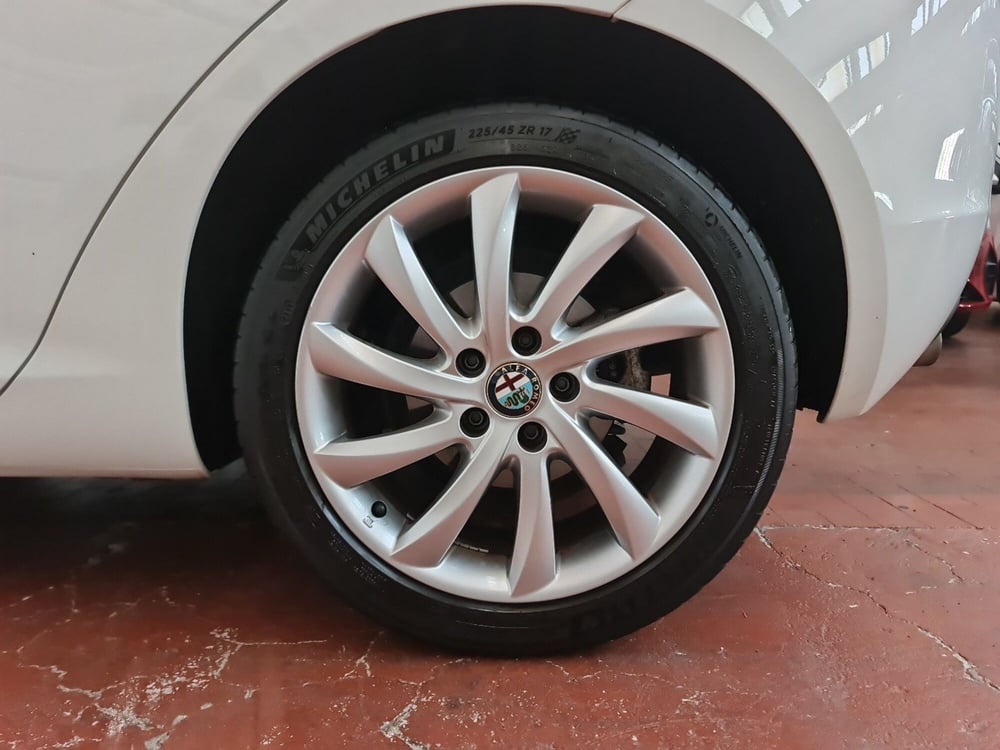 Alfa Romeo Giulietta usata a Bologna (7)
