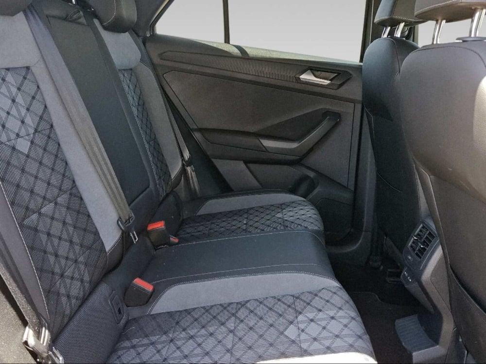 Volkswagen T-Roc usata a Livorno (11)