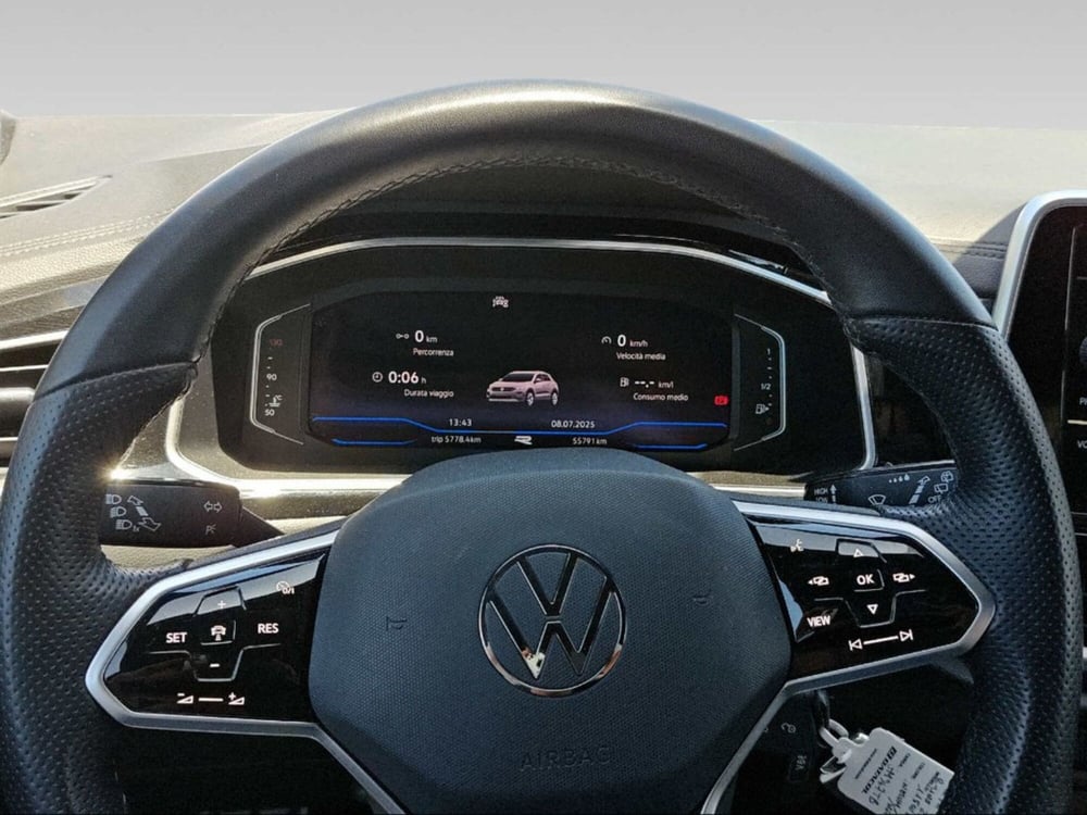 Volkswagen T-Roc usata a Livorno (7)