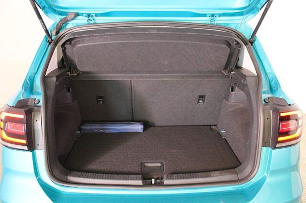 Volkswagen T-Cross usata a Novara (11)