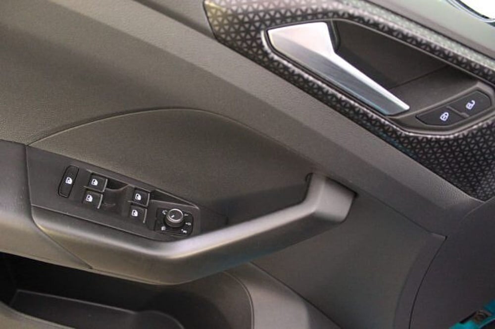 Volkswagen T-Cross usata a Novara (15)