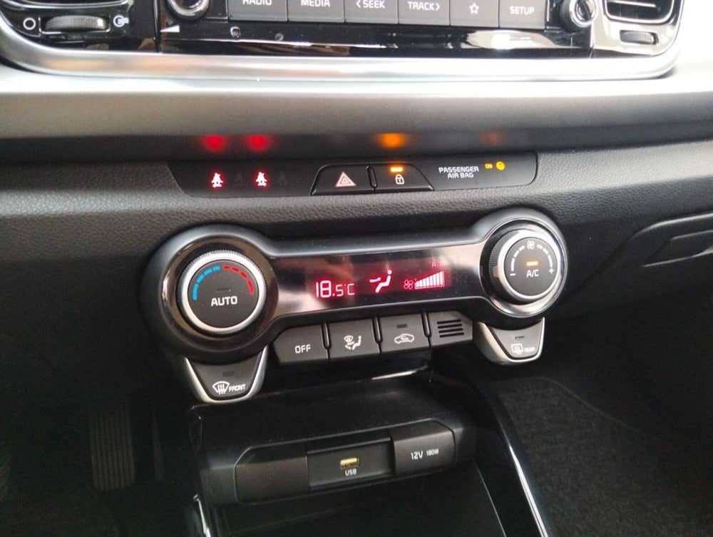 Kia Rio usata a Como (17)